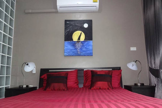 price rental studio apartmentcomfortable bed with air conditioning and 4-speed ceiling fan